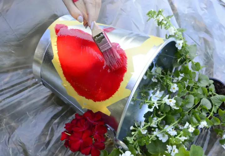 Wylewające się kwiaty z doniczki: Praktyczny przewodnik DIY